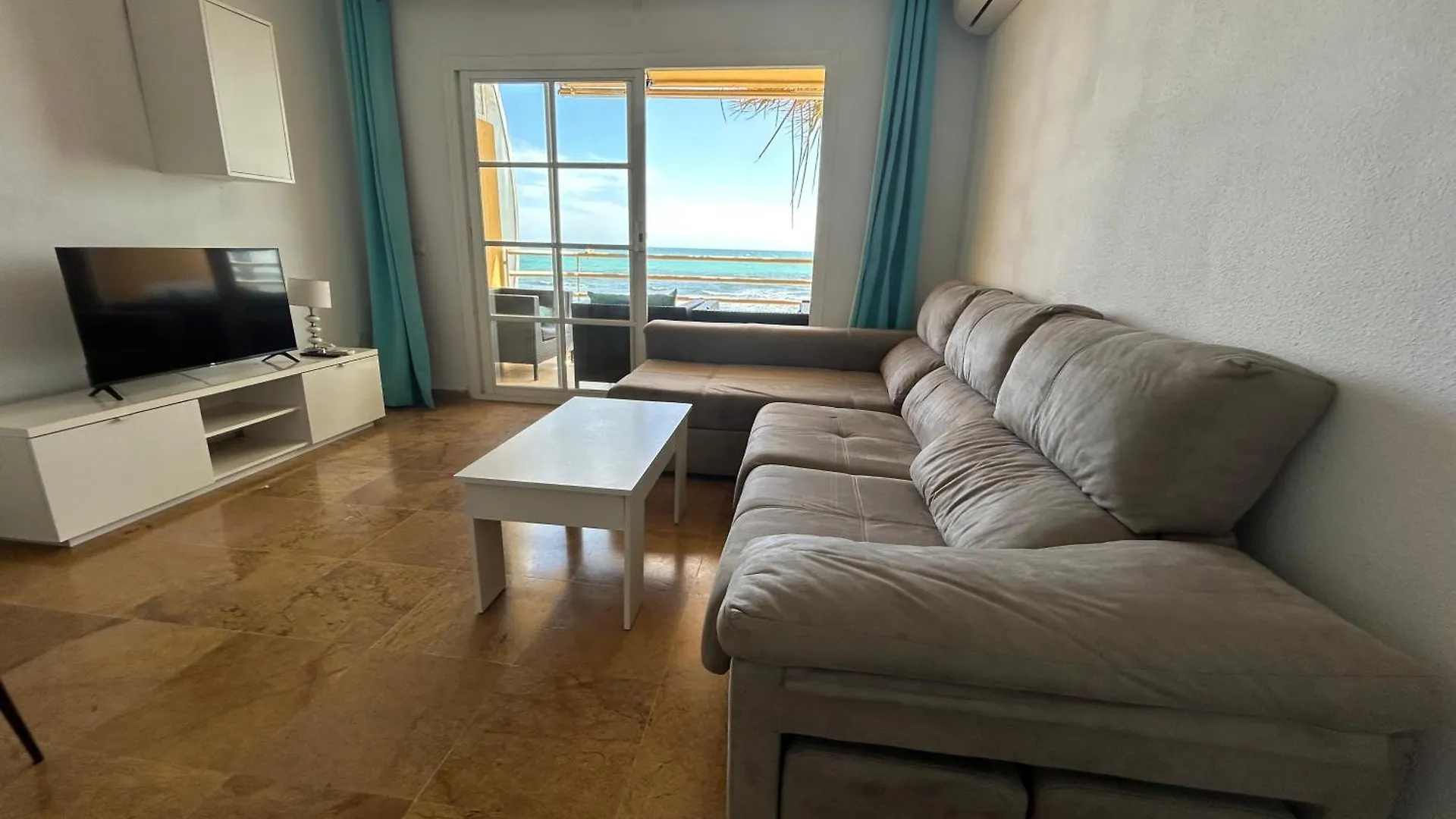 Apartamento Frente Al Mar,Primera Linea 린콘데라빅토리아 아파트
