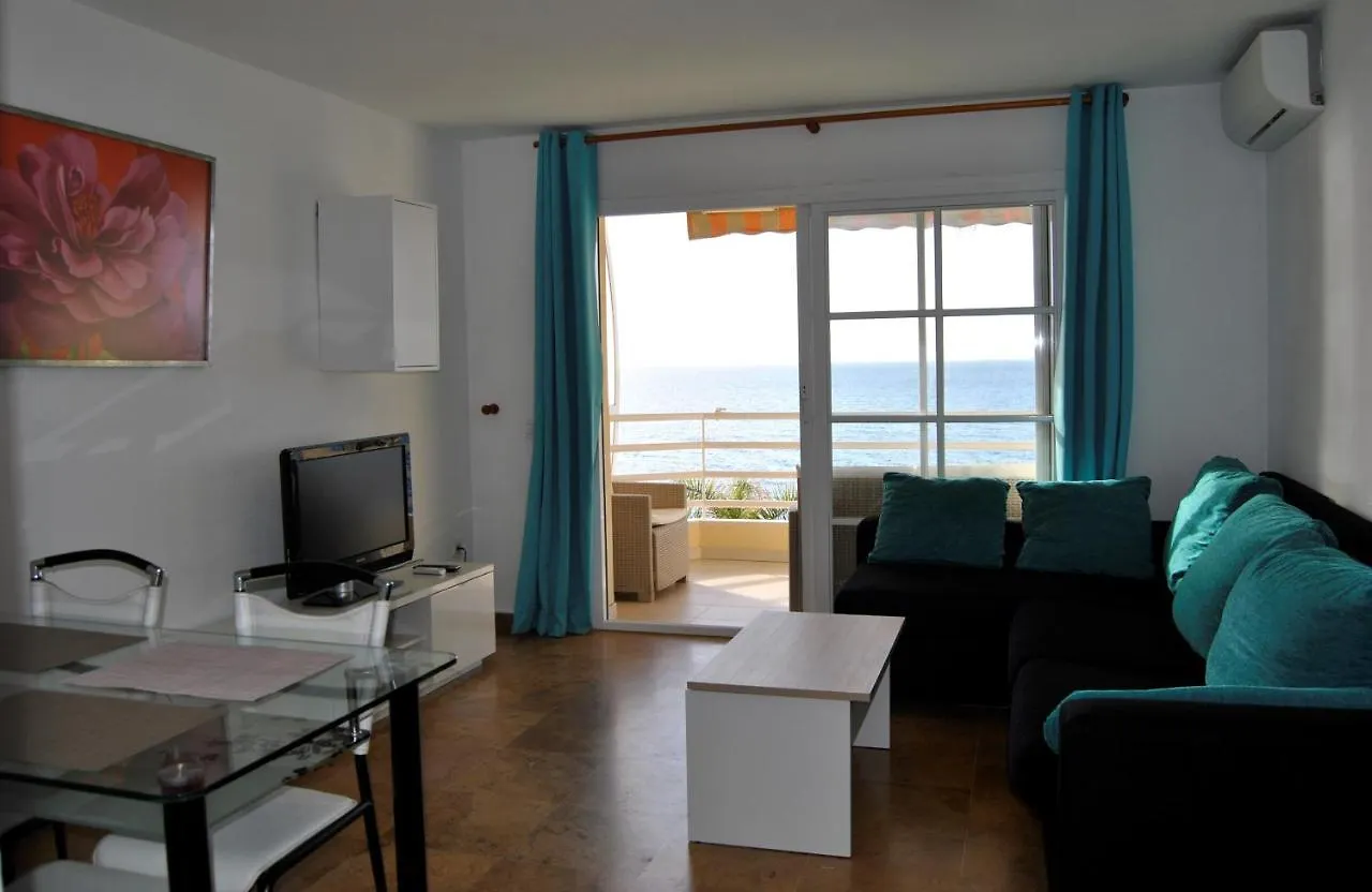 Apartamento Frente Al Mar,Primera Linea Rincon de la Victoria Apartment